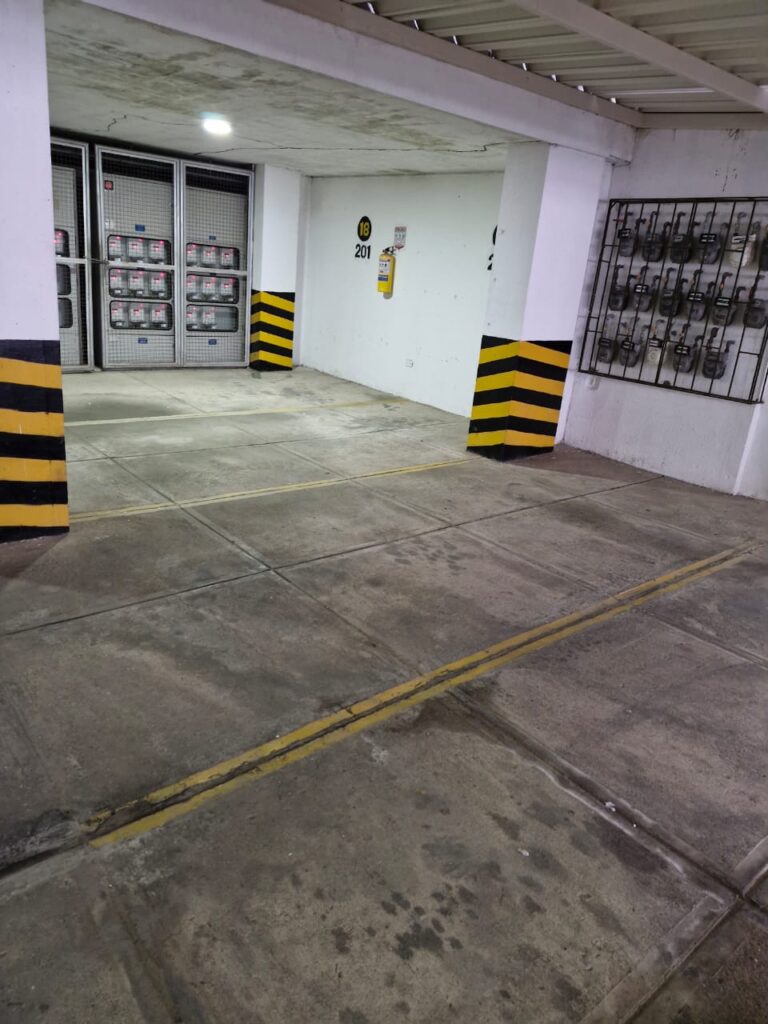 c8342817-2a0c-4c35-be23-0c1824706143